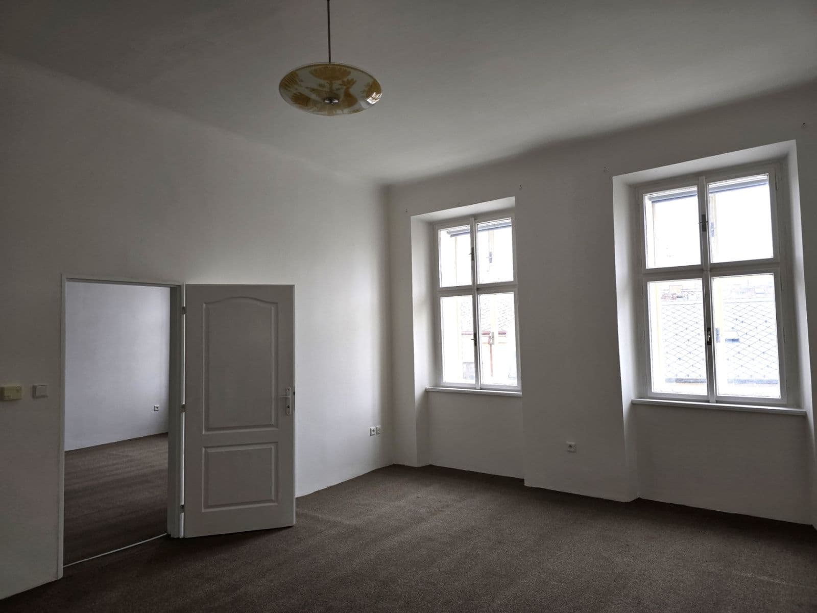 Prenájom bytu 2-izbový 75 m², Komenského náměstí, Jičín, Královéhradecký kraj Prenájom bytu 2-izbový 75 m², Komenského náměstí, Jičín, Královéhradecký kraj