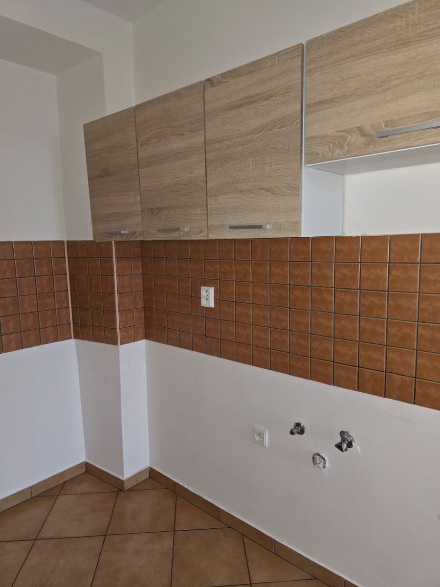 Prenájom bytu 2-izbový 75 m², Komenského náměstí, Jičín, Královéhradecký kraj Prenájom bytu 2-izbový 75 m², Komenského náměstí, Jičín, Královéhradecký kraj