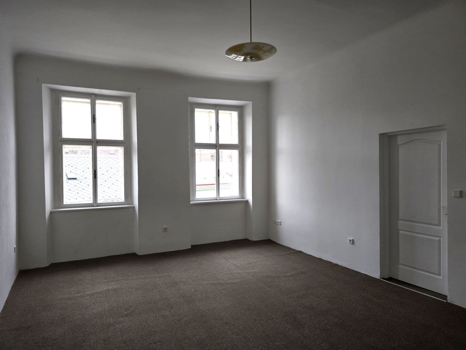 Prenájom bytu 2-izbový 75 m², Komenského náměstí, Jičín, Královéhradecký kraj Prenájom bytu 2-izbový 75 m², Komenského náměstí, Jičín, Královéhradecký kraj