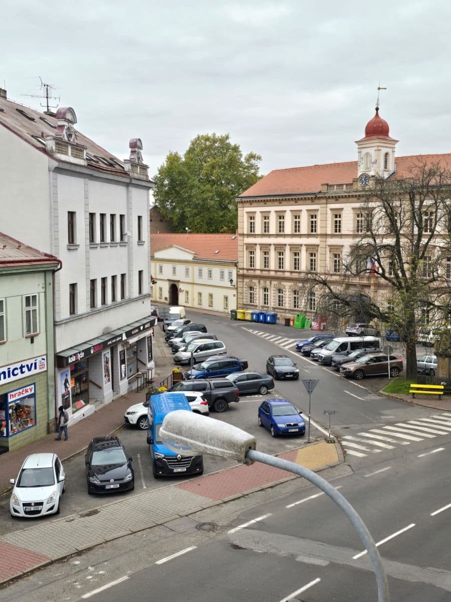 Prenájom bytu 2-izbový 75 m², Komenského náměstí, Jičín, Královéhradecký kraj Prenájom bytu 2-izbový 75 m², Komenského náměstí, Jičín, Královéhradecký kraj