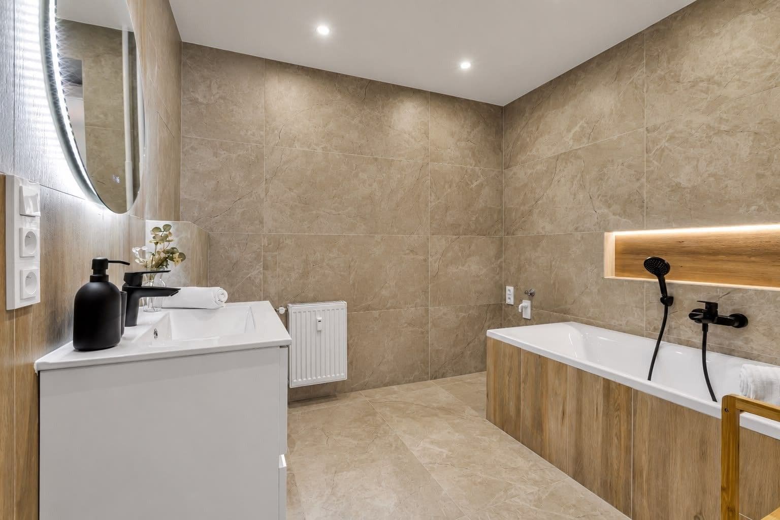 Predaj bytu 2-izbový 52 m², Jana Zajíce, Pardubice, Pardubický kraj Predaj bytu 2-izbový 52 m², Jana Zajíce, Pardubice, Pardubický kraj