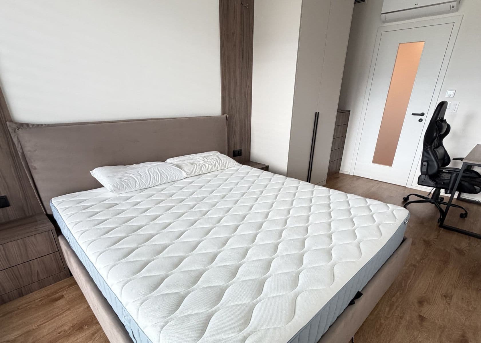 Prenájom bytu 2-izbový 65 m², Jana Želivského, Praha, Praha Prenájom bytu 2-izbový 65 m², Jana Želivského, Praha, Praha