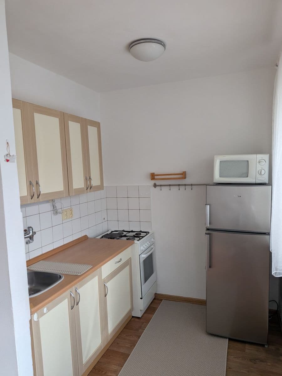 Prenájom bytu 1-izbový 28 m², Bělčická, Praha, Praha Prenájom bytu 1-izbový 28 m², Bělčická, Praha, Praha