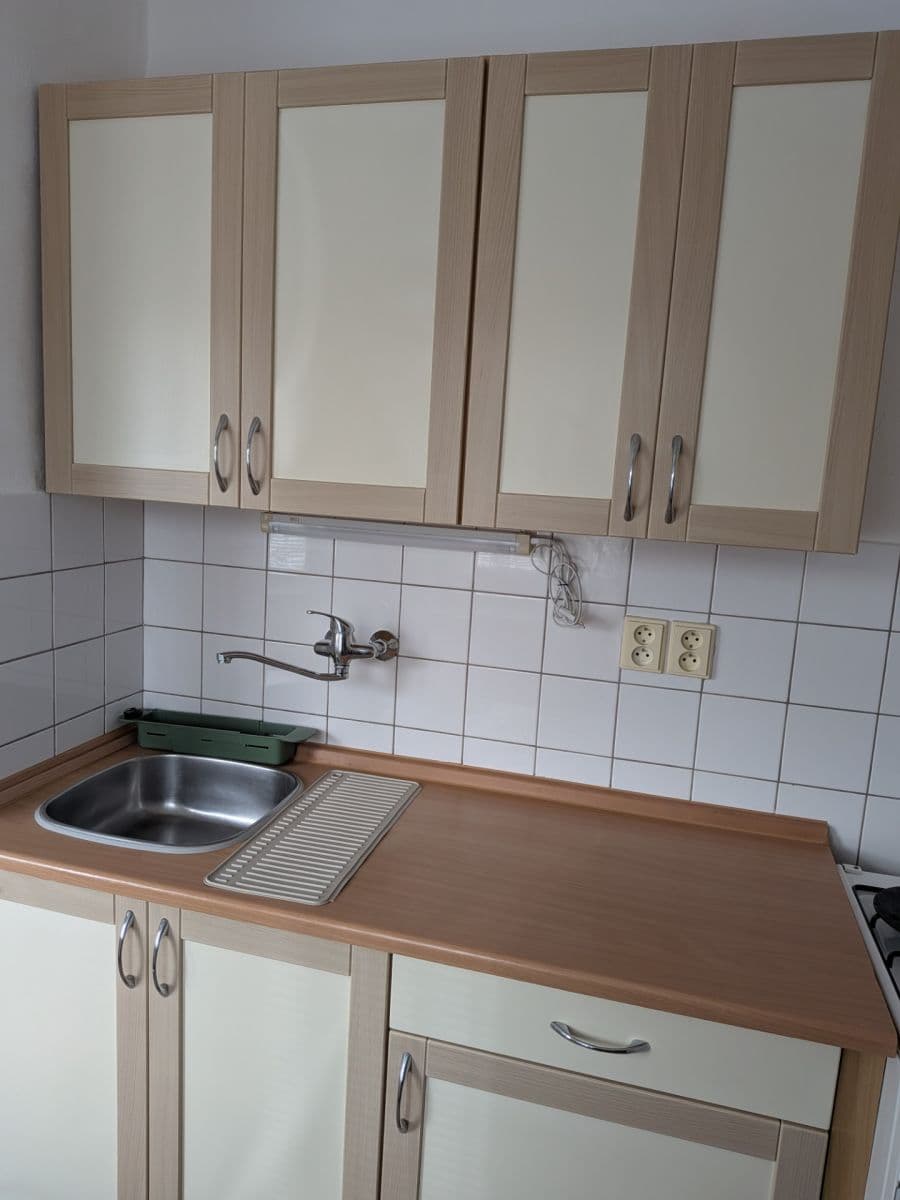Prenájom bytu 1-izbový 28 m², Bělčická, Praha, Praha Prenájom bytu 1-izbový 28 m², Bělčická, Praha, Praha