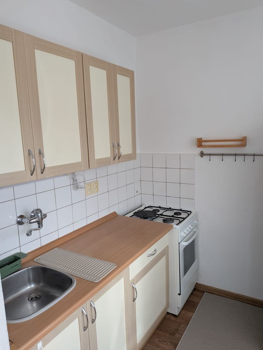 Prenájom bytu 1-izbový 28 m², Bělčická, Praha, Praha Prenájom bytu 1-izbový 28 m², Bělčická, Praha, Praha