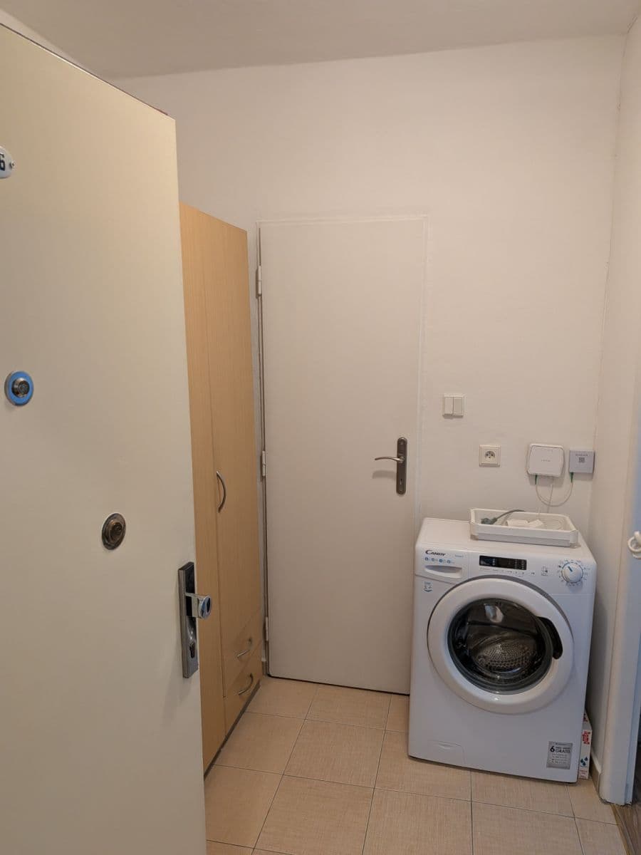 Prenájom bytu 1-izbový 28 m², Bělčická, Praha, Praha Prenájom bytu 1-izbový 28 m², Bělčická, Praha, Praha