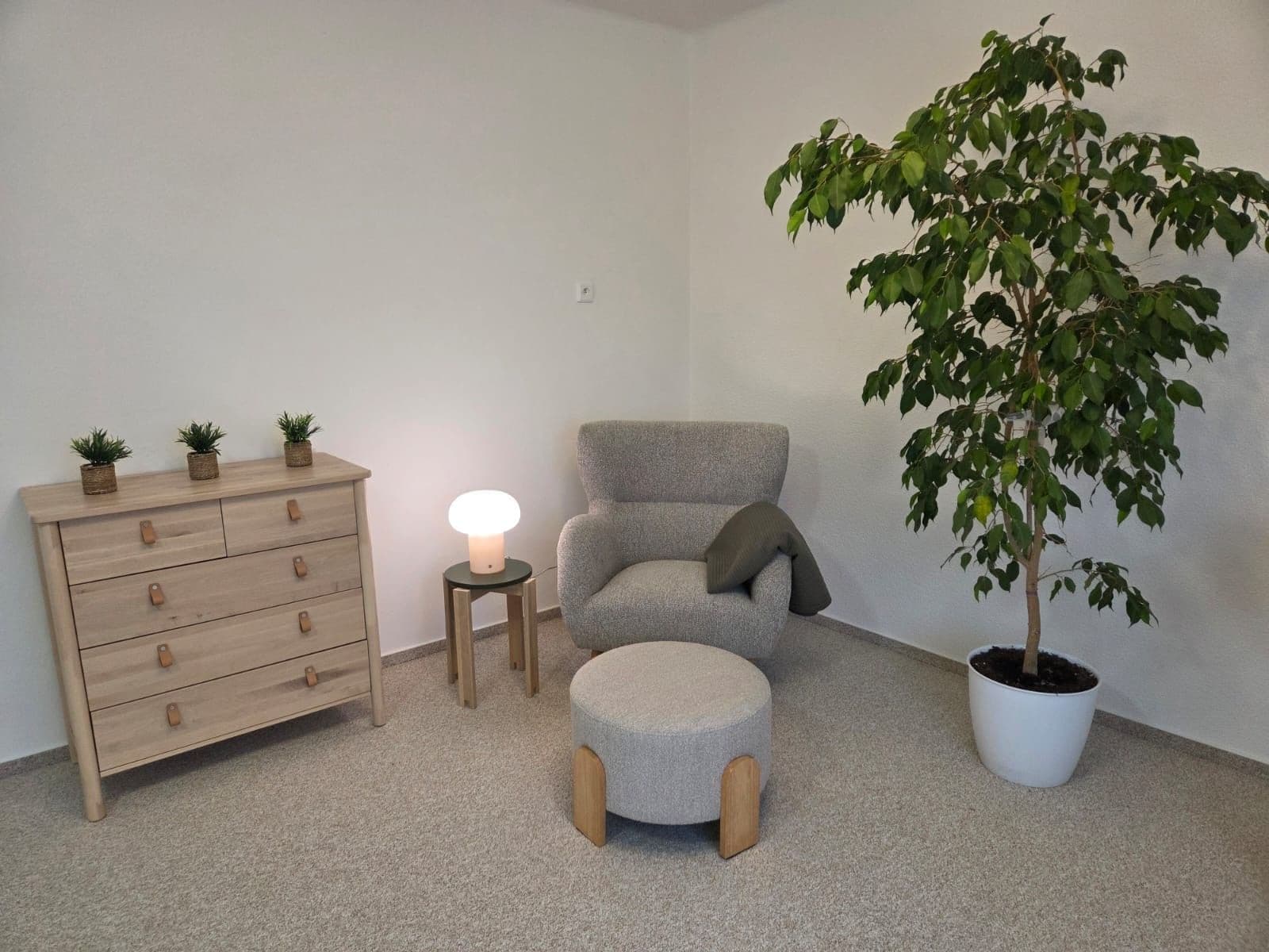 Prenájom bytu 1-izbový 58 m², K Lukám, Praha, Praha Prenájom bytu 1-izbový 58 m², K Lukám, Praha, Praha