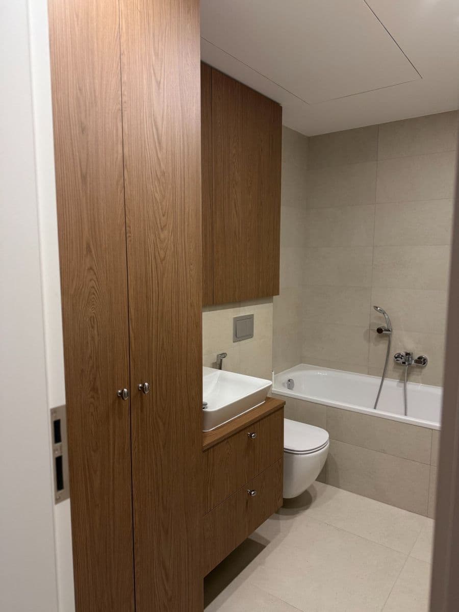 Prenájom bytu 1-izbový 39 m², Hartigova, Praha, Praha Prenájom bytu 1-izbový 39 m², Hartigova, Praha, Praha