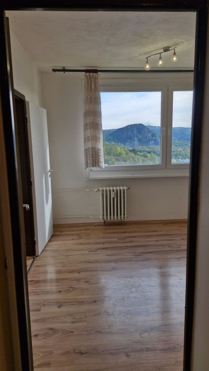 Prenájom bytu 1-izbový 35 m², Na Výšině, Ústí nad Labem, Ústecký kraj Prenájom bytu 1-izbový 35 m², Na Výšině, Ústí nad Labem, Ústecký kraj