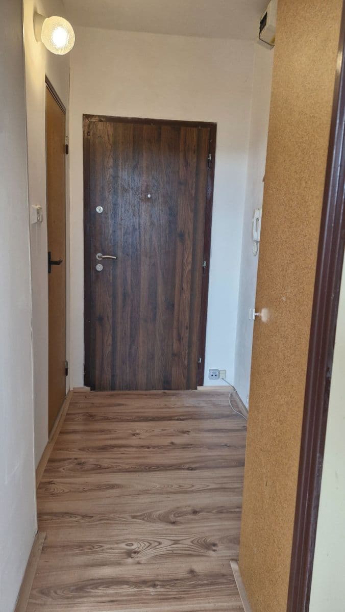 Prenájom bytu 1-izbový 35 m², Na Výšině, Ústí nad Labem, Ústecký kraj Prenájom bytu 1-izbový 35 m², Na Výšině, Ústí nad Labem, Ústecký kraj
