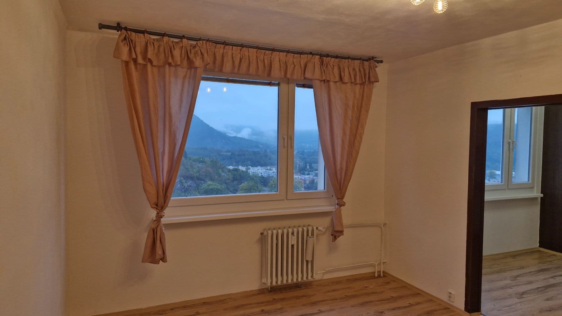 Prenájom bytu 1-izbový 35 m², Na Výšině, Ústí nad Labem, Ústecký kraj Prenájom bytu 1-izbový 35 m², Na Výšině, Ústí nad Labem, Ústecký kraj