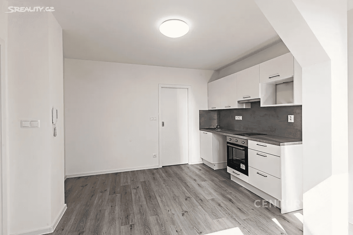 Prenájom bytu 2-izbový 33 m², Humna, Kladno, Středočeský kraj Prenájom bytu 2-izbový 33 m², Humna, Kladno, Středočeský kraj