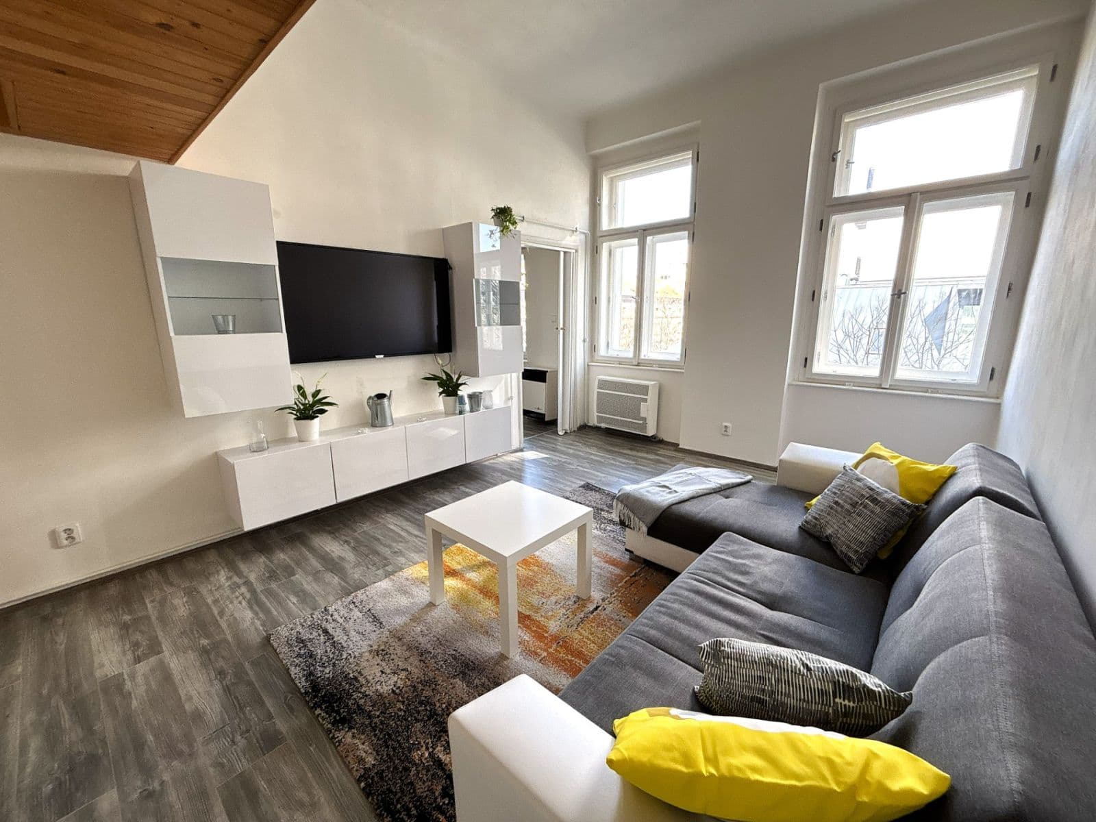 Prenájom bytu 1-izbový 40 m², Pernerova, Praha, Praha Prenájom bytu 1-izbový 40 m², Pernerova, Praha, Praha