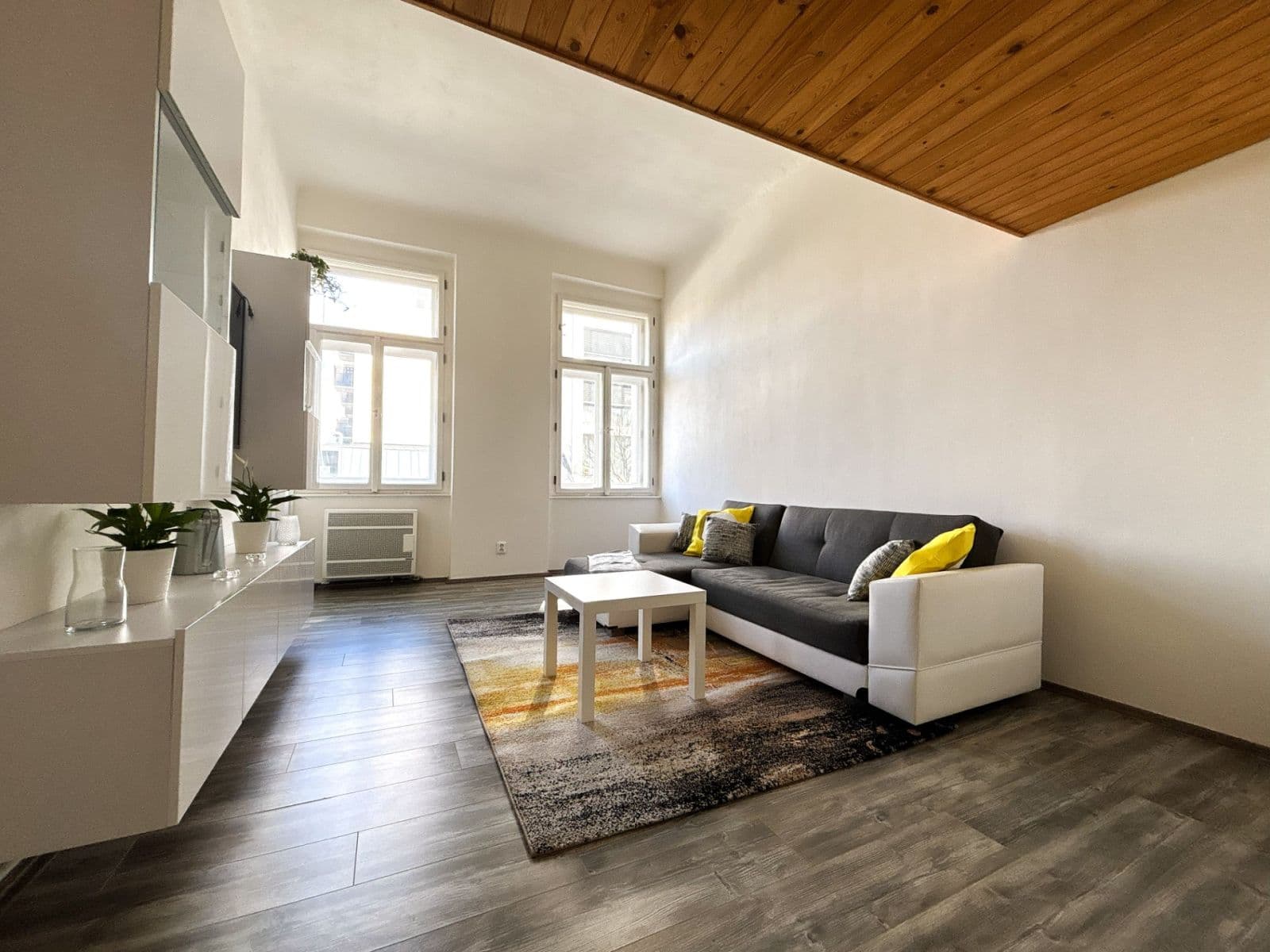 Prenájom bytu 1-izbový 40 m², Pernerova, Praha, Praha Prenájom bytu 1-izbový 40 m², Pernerova, Praha, Praha