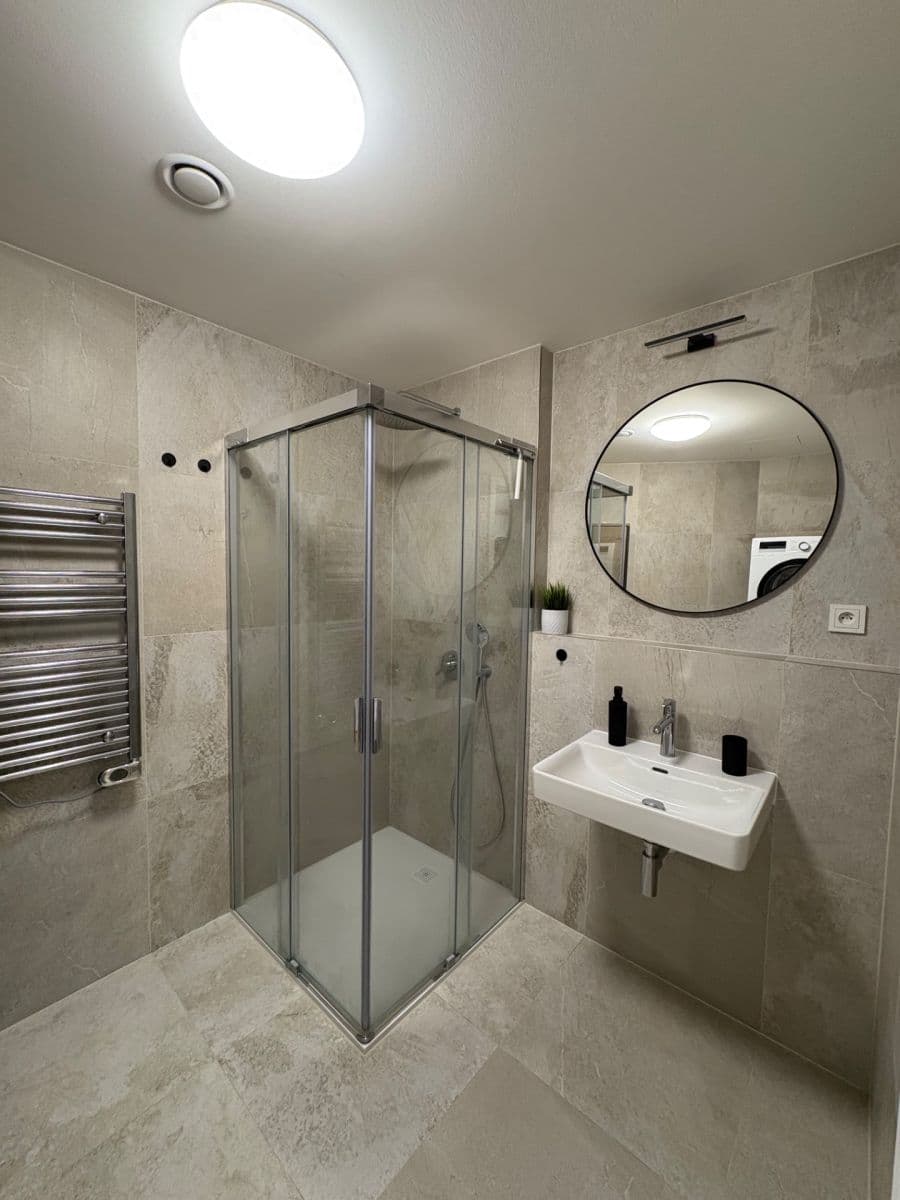Prenájom bytu 1-izbový 40 m², Skálové, Praha, Praha Prenájom bytu 1-izbový 40 m², Skálové, Praha, Praha