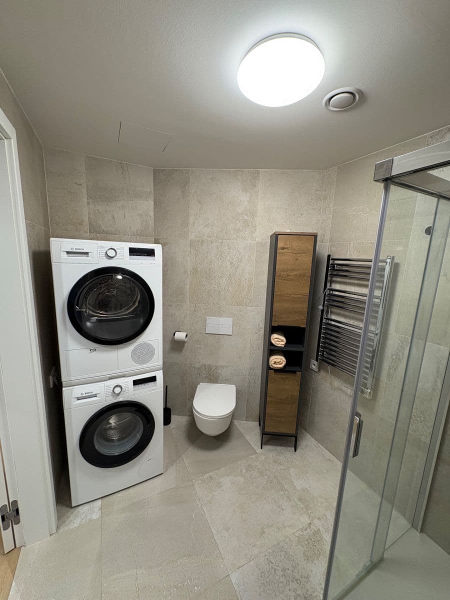 Prenájom bytu 1-izbový 40 m², Skálové, Praha, Praha Prenájom bytu 1-izbový 40 m², Skálové, Praha, Praha