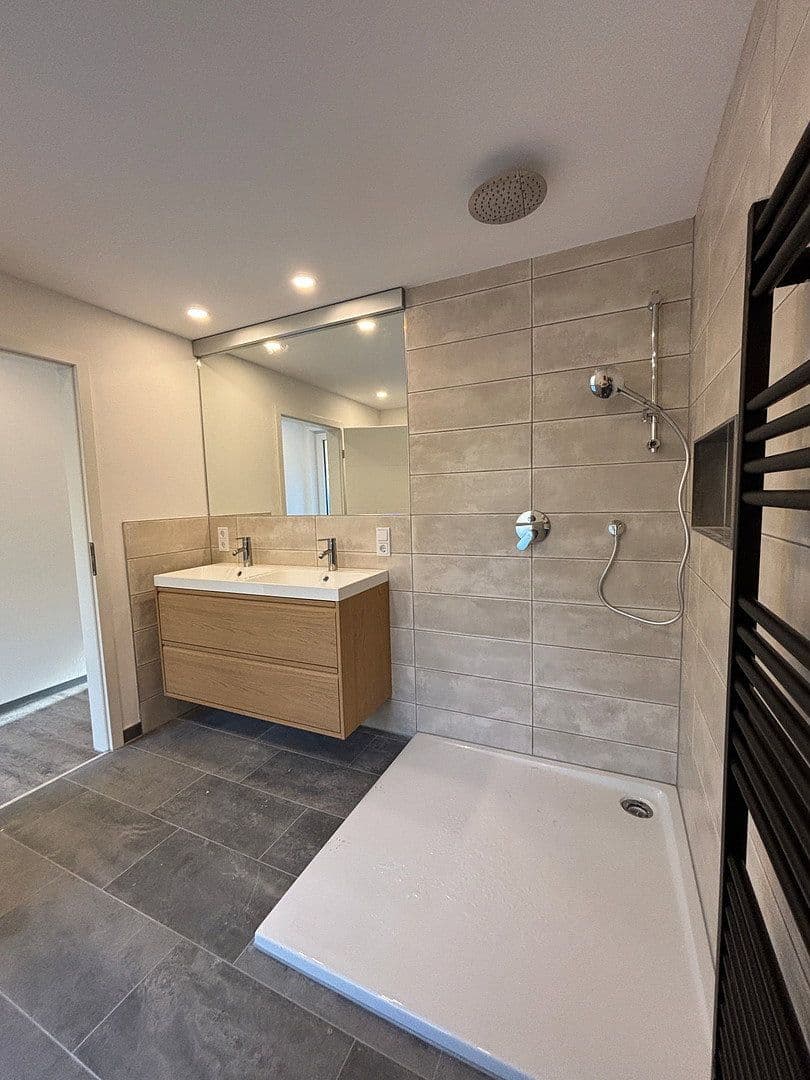 Prenájom domu 137 m², pozemok 250 m², Provinzialstraße 97, Saarbrücken, Sársko Prenájom domu 137 m², pozemok 250 m², Provinzialstraße 97, Saarbrücken, Sársko