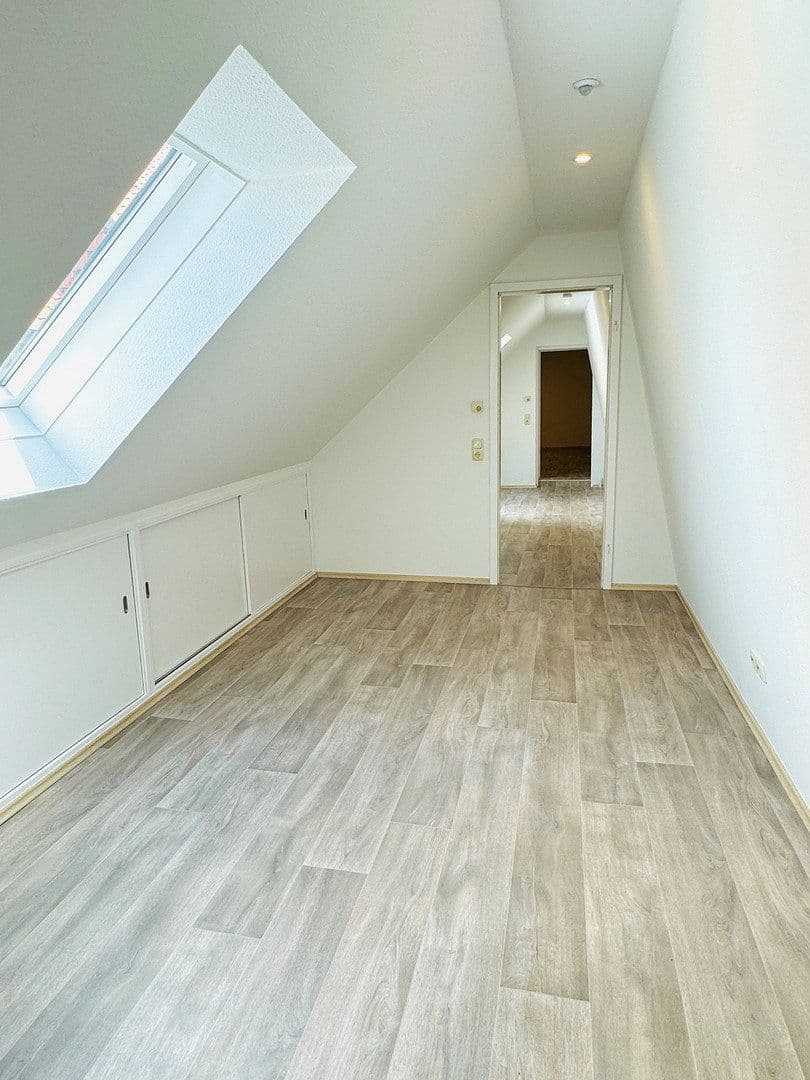 Prenájom bytu 3-izbový 105 m², Niedernstraße 49, Stadthagen, Dolné Sasko Prenájom bytu 3-izbový 105 m², Niedernstraße 49, Stadthagen, Dolné Sasko