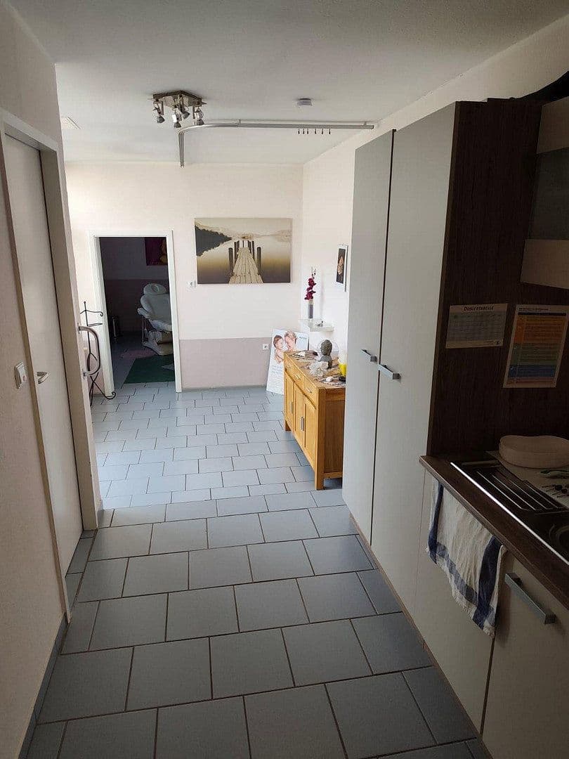 Prenájom kancelárie 100 m², Duisburg, Severné Porýnie - Westfálsko Prenájom kancelárie 100 m², Duisburg, Severné Porýnie - Westfálsko