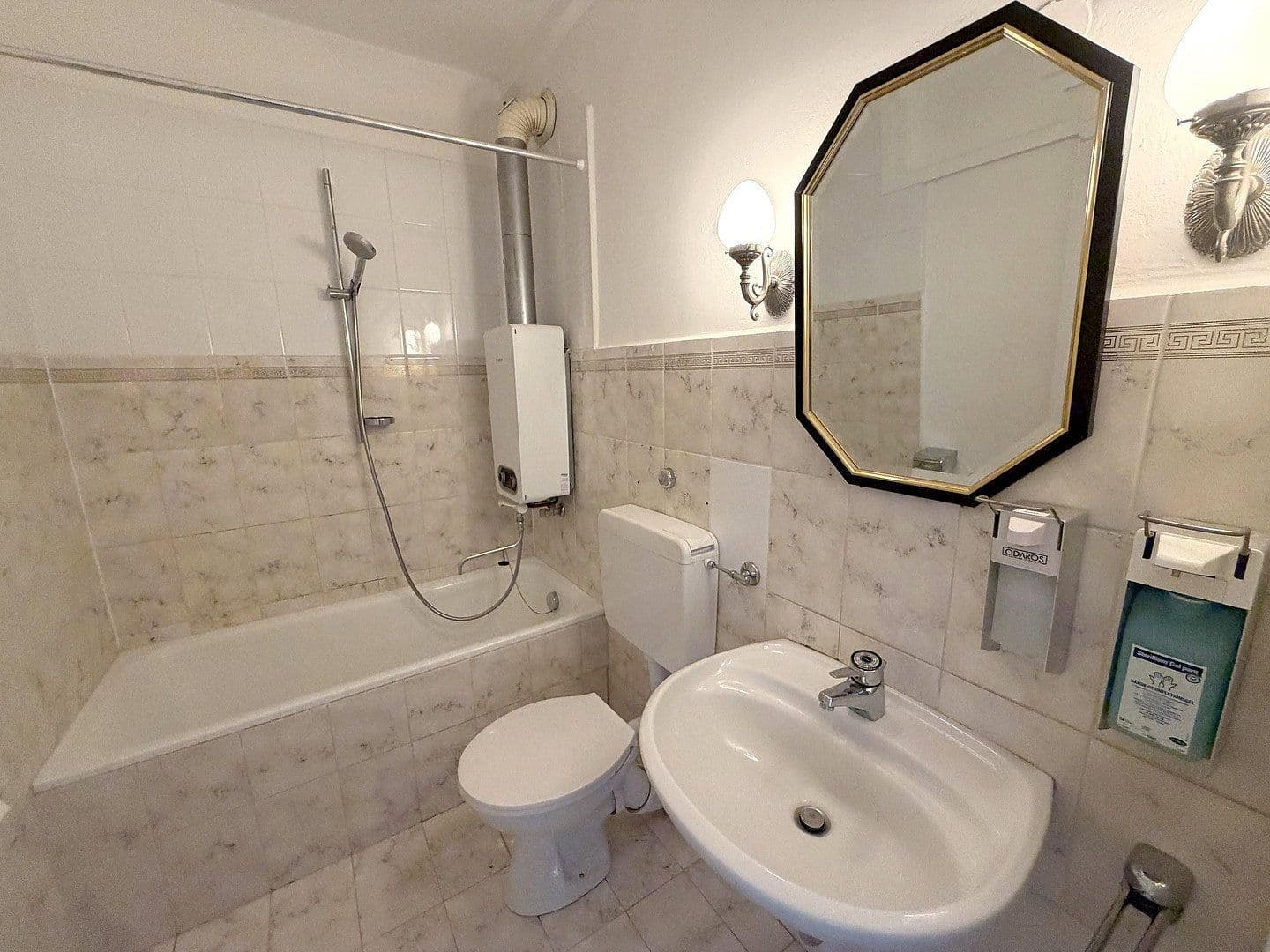 Prenájom bytu 2-izbový 44 m², Stuttgart, Bádensko-Wurttembersko Prenájom bytu 2-izbový 44 m², Stuttgart, Bádensko-Wurttembersko