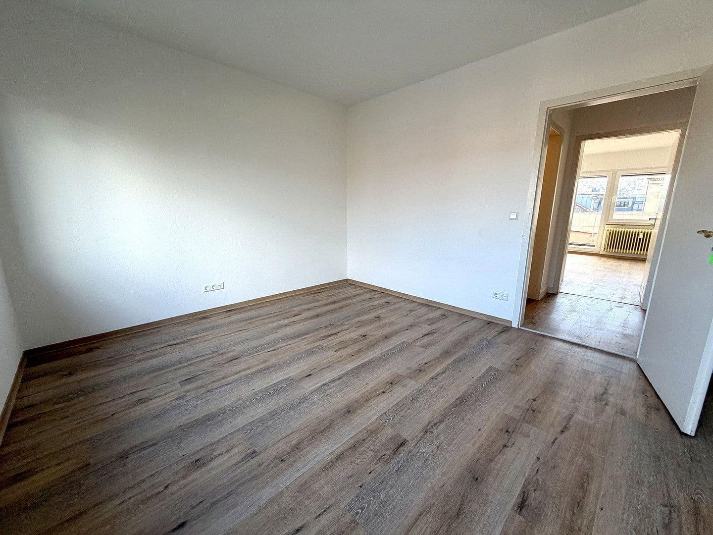 Prenájom bytu 2-izbový 44 m², Stuttgart, Bádensko-Wurttembersko Prenájom bytu 2-izbový 44 m², Stuttgart, Bádensko-Wurttembersko