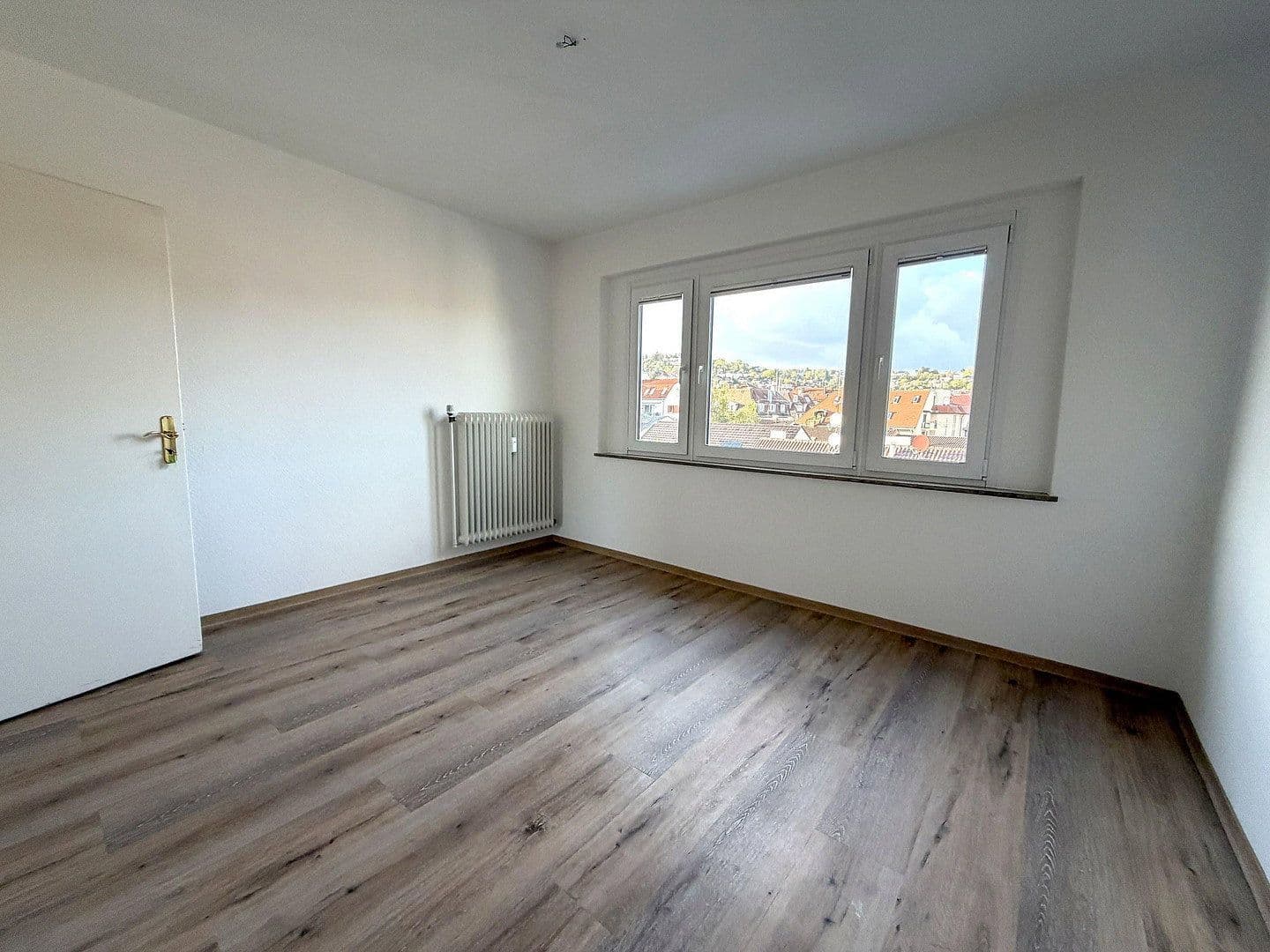 Prenájom bytu 2-izbový 44 m², Stuttgart, Bádensko-Wurttembersko Prenájom bytu 2-izbový 44 m², Stuttgart, Bádensko-Wurttembersko