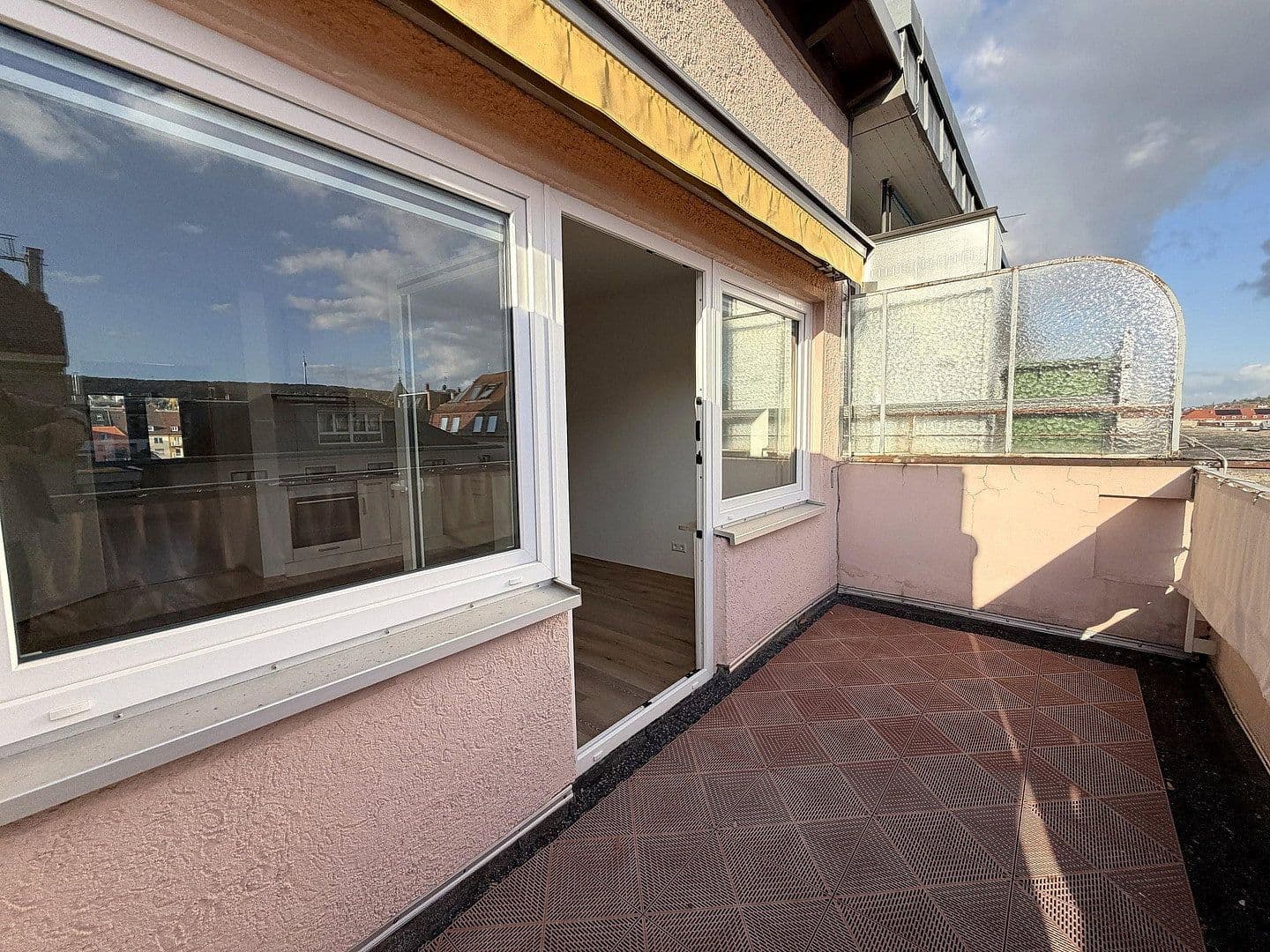 Prenájom bytu 2-izbový 44 m², Stuttgart, Bádensko-Wurttembersko Prenájom bytu 2-izbový 44 m², Stuttgart, Bádensko-Wurttembersko