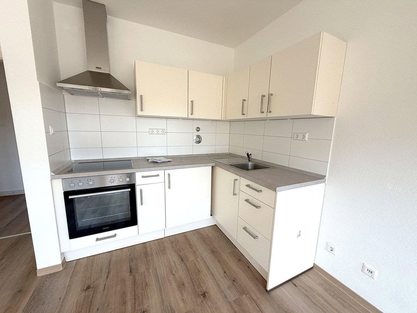 Prenájom bytu 2-izbový 44 m², Stuttgart, Bádensko-Wurttembersko Prenájom bytu 2-izbový 44 m², Stuttgart, Bádensko-Wurttembersko