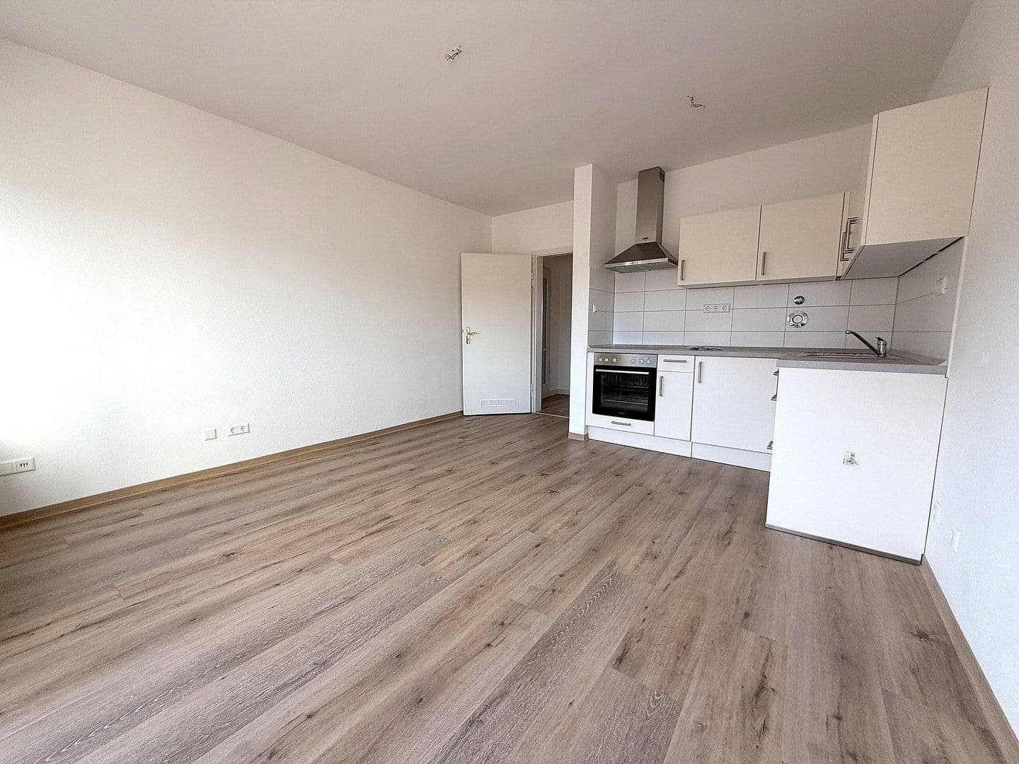 Prenájom bytu 2-izbový 44 m², Stuttgart, Bádensko-Wurttembersko Prenájom bytu 2-izbový 44 m², Stuttgart, Bádensko-Wurttembersko