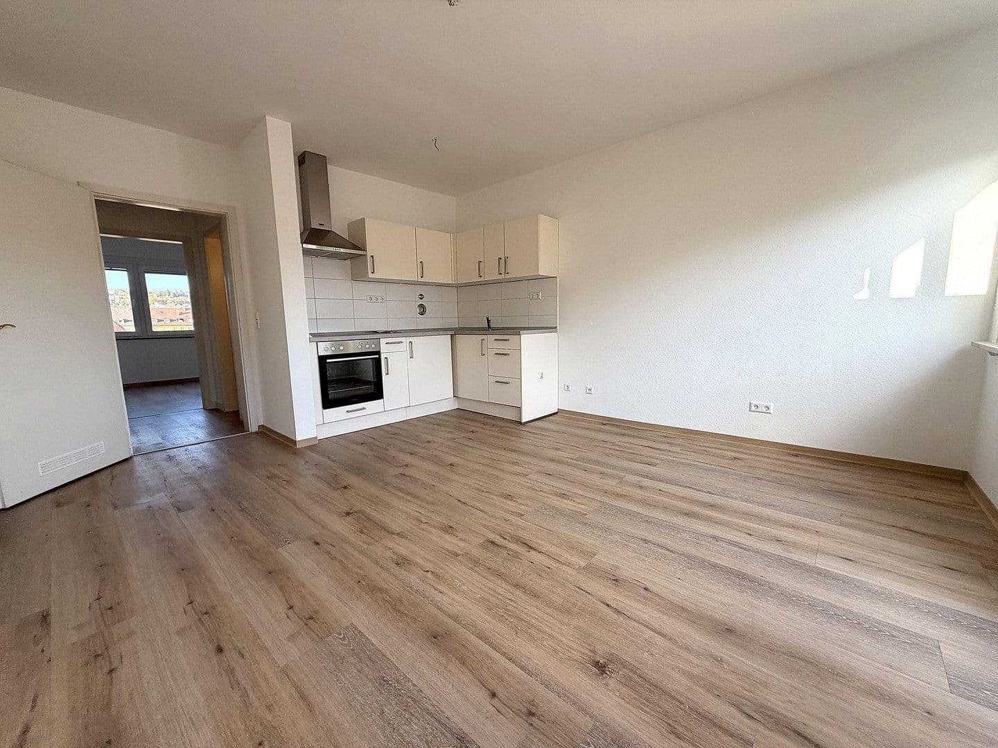Prenájom bytu 2-izbový 44 m², Stuttgart, Bádensko-Wurttembersko Prenájom bytu 2-izbový 44 m², Stuttgart, Bádensko-Wurttembersko