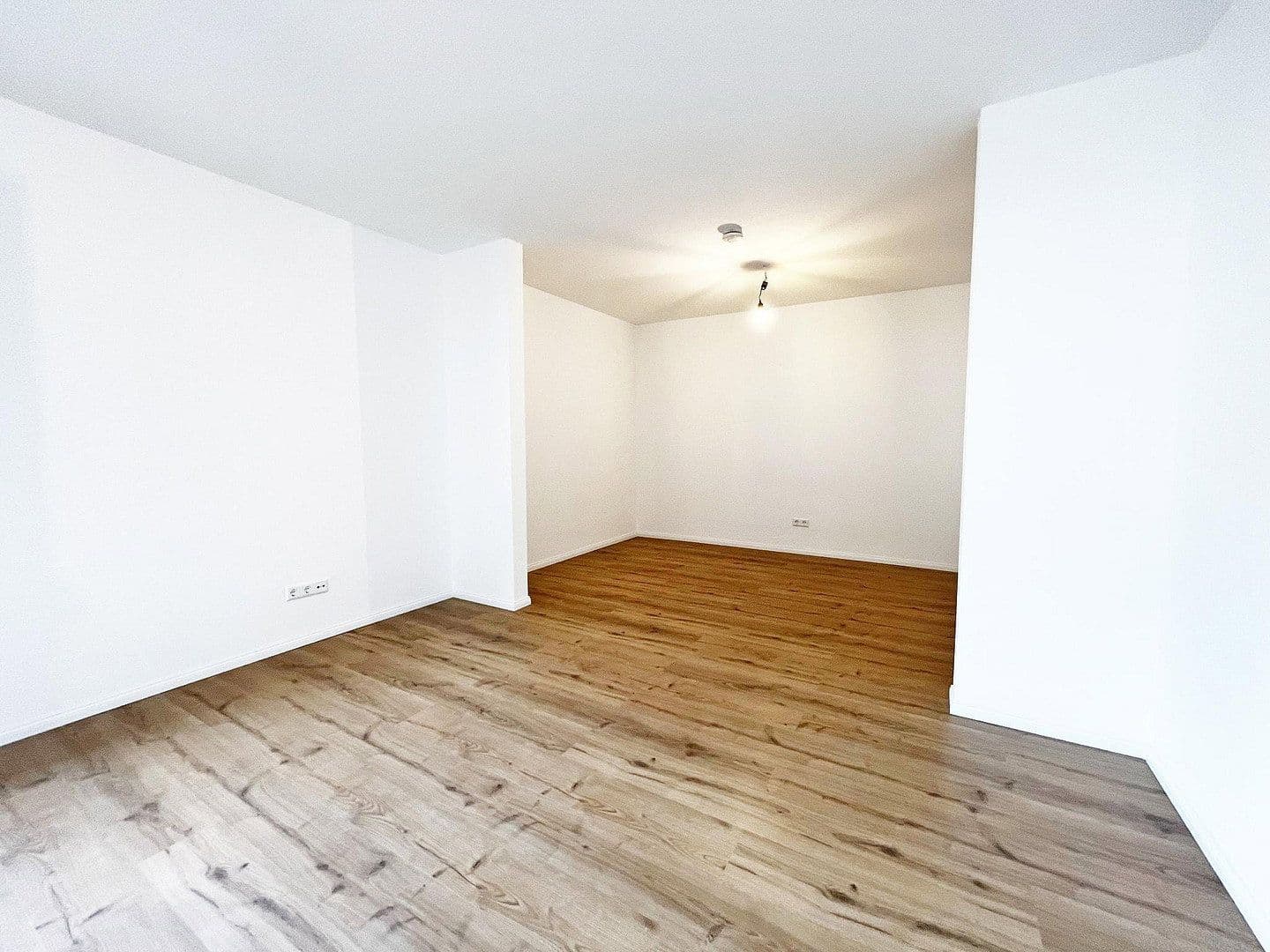 Prenájom bytu 1-izbový 44 m², Stuttgart, Bádensko-Wurttembersko Prenájom bytu 1-izbový 44 m², Stuttgart, Bádensko-Wurttembersko