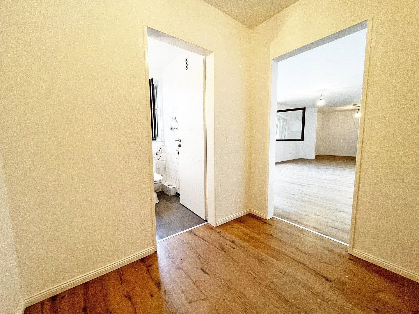 Prenájom bytu 1-izbový 44 m², Stuttgart, Bádensko-Wurttembersko Prenájom bytu 1-izbový 44 m², Stuttgart, Bádensko-Wurttembersko