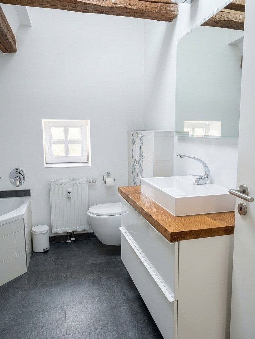 Predaj bytu 4-izbový 140 m², Baiersdorf, Bavorsko Predaj bytu 4-izbový 140 m², Baiersdorf, Bavorsko