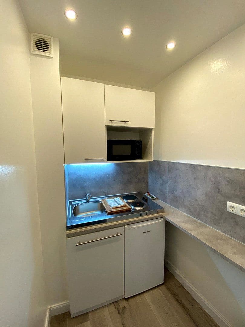 Prenájom bytu 1-izbový 27 m², Gerresheimer Straße 122, Düsseldorf, Severné Porýnie - Westfálsko Prenájom bytu 1-izbový 27 m², Gerresheimer Straße 122, Düsseldorf, Severné Porýnie - Westfálsko
