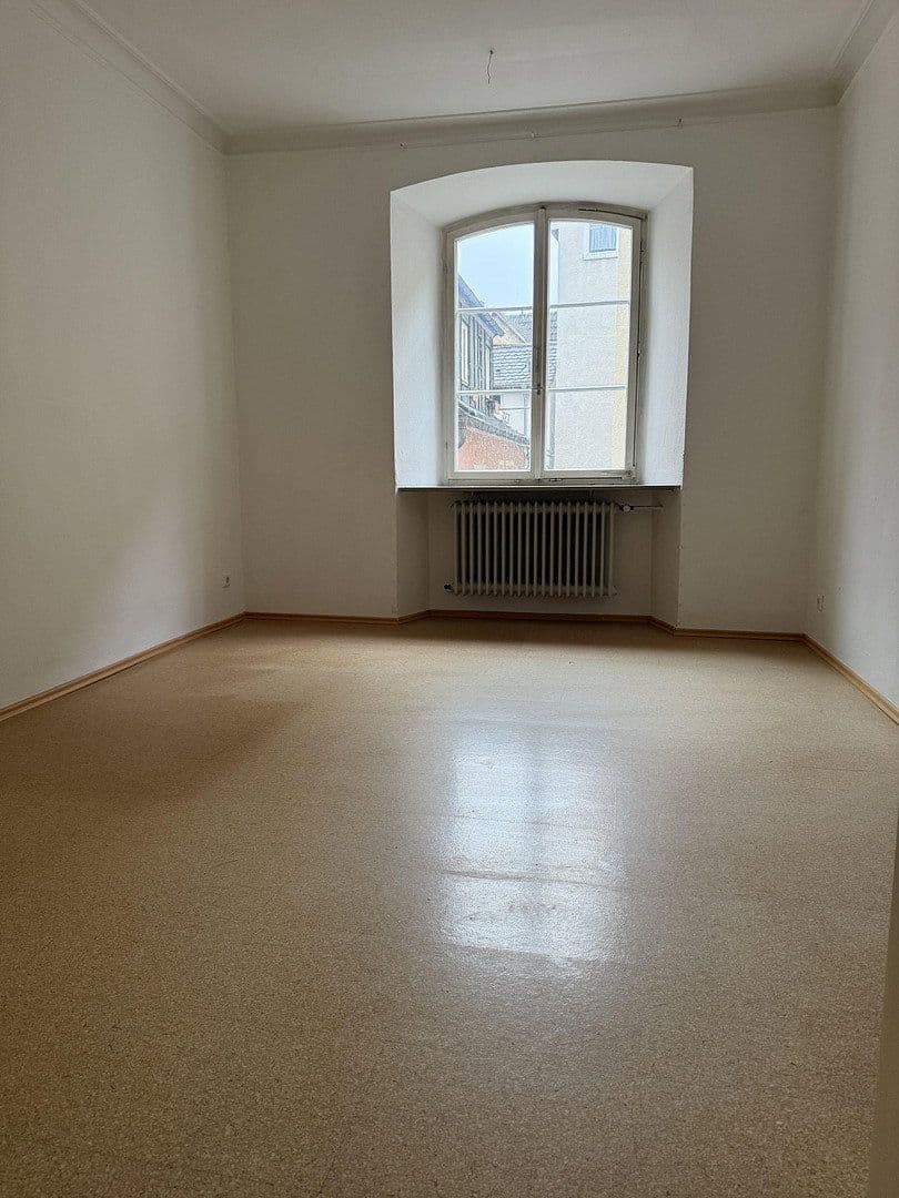 Prenájom bytu 6-izbový 125 m², Spitalstraße 17, Ellwangen (Jagst), Bádensko-Wurttembersko Prenájom bytu 6-izbový 125 m², Spitalstraße 17, Ellwangen (Jagst), Bádensko-Wurttembersko