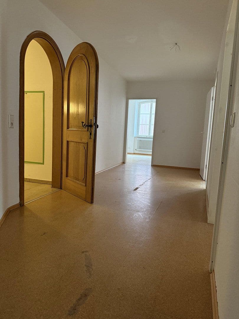 Prenájom bytu 6-izbový 125 m², Spitalstraße 17, Ellwangen (Jagst), Bádensko-Wurttembersko Prenájom bytu 6-izbový 125 m², Spitalstraße 17, Ellwangen (Jagst), Bádensko-Wurttembersko