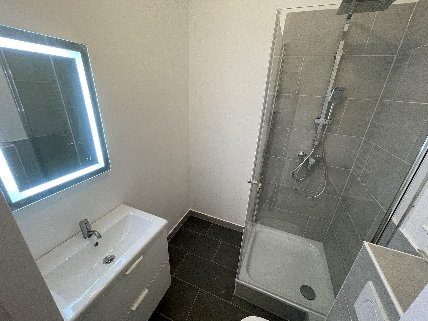 Prenájom bytu 2-izbový 46 m², Friedberger Landstraße 85, Frankfurt am Main, Hesensko Prenájom bytu 2-izbový 46 m², Friedberger Landstraße 85, Frankfurt am Main, Hesensko
