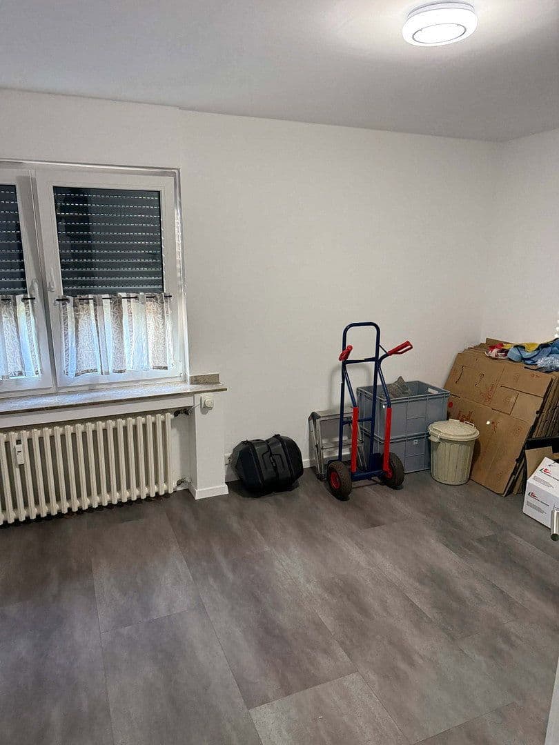 Prenájom bytu 3-izbový 65 m², Vogesenstraße 30a, Oberhausen, Severné Porýnie - Westfálsko Prenájom bytu 3-izbový 65 m², Vogesenstraße 30a, Oberhausen, Severné Porýnie - Westfálsko