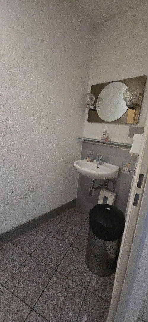 Prenájom nebytového priestoru 312 m², Gustavstr. 7, Wuppertal, Severné Porýnie - Westfálsko Prenájom nebytového priestoru 312 m², Gustavstr. 7, Wuppertal, Severné Porýnie - Westfálsko