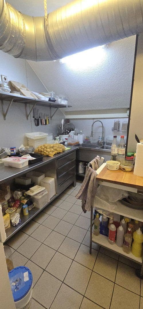 Prenájom nebytového priestoru 312 m², Gustavstr. 7, Wuppertal, Severné Porýnie - Westfálsko Prenájom nebytového priestoru 312 m², Gustavstr. 7, Wuppertal, Severné Porýnie - Westfálsko