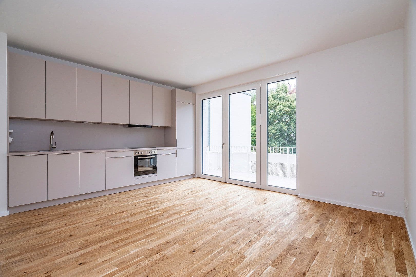 Prenájom bytu 2-izbový 56 m², Parkstraße 40, BERLIN, Berlín Prenájom bytu 2-izbový 56 m², Parkstraße 40, BERLIN, Berlín