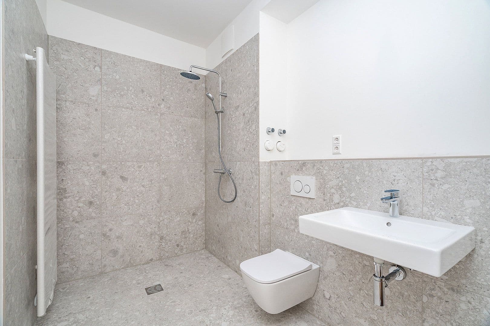 Prenájom bytu 2-izbový 56 m², Parkstraße 40, BERLIN, Berlín Prenájom bytu 2-izbový 56 m², Parkstraße 40, BERLIN, Berlín