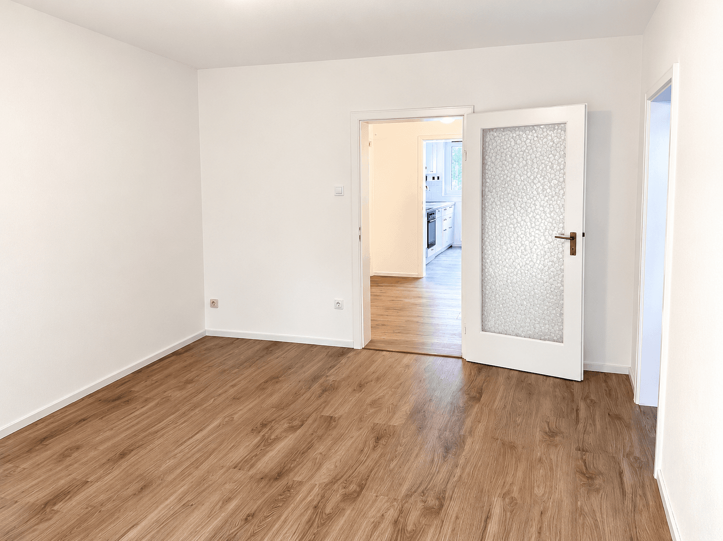 Prenájom bytu 3-izbový 60 m², München, Bavorsko Prenájom bytu 3-izbový 60 m², München, Bavorsko