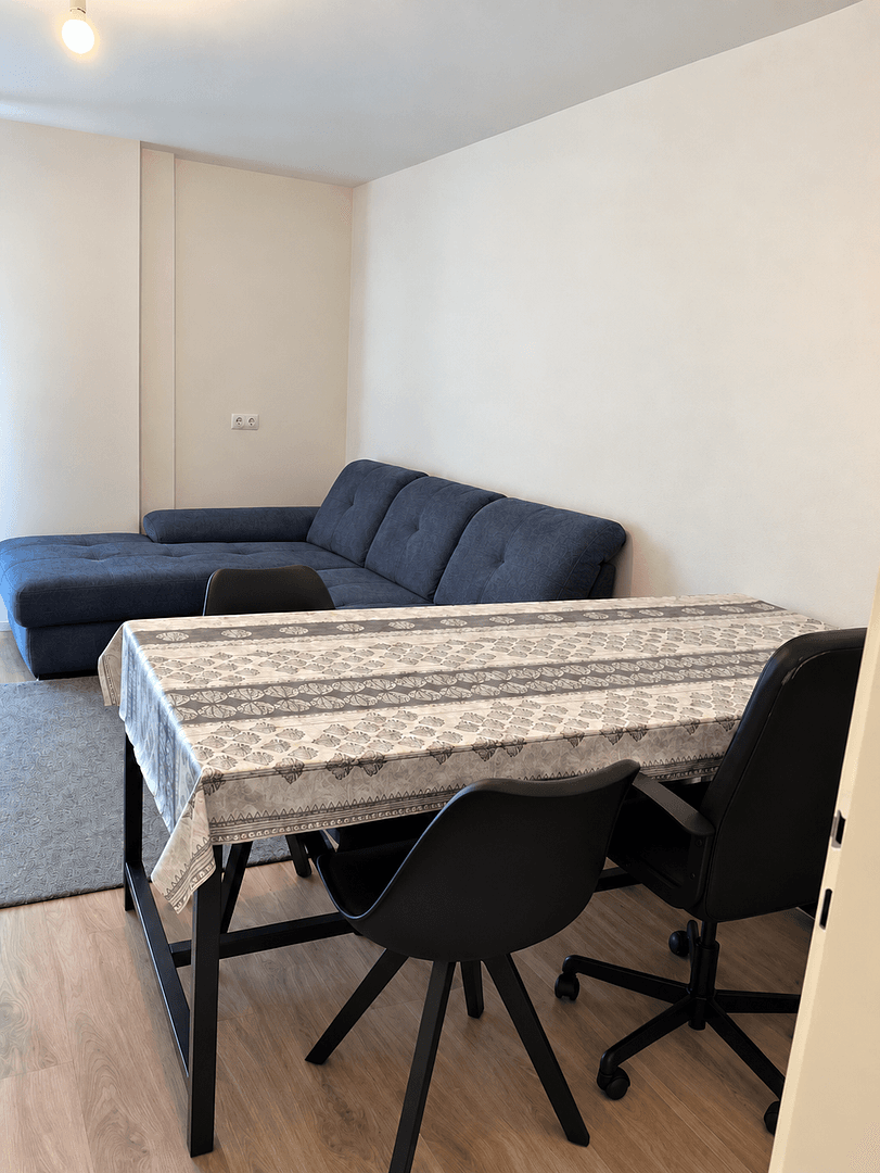 Prenájom bytu 3-izbový 60 m², München, Bavorsko Prenájom bytu 3-izbový 60 m², München, Bavorsko