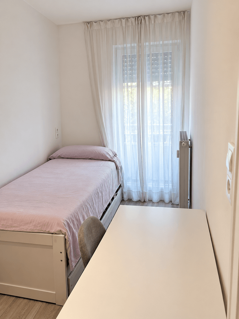 Prenájom bytu 3-izbový 60 m², München, Bavorsko Prenájom bytu 3-izbový 60 m², München, Bavorsko