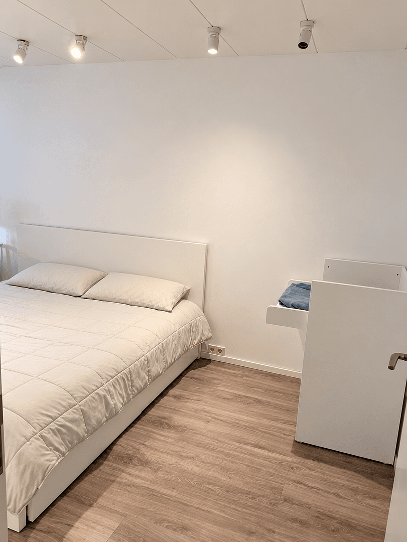 Prenájom bytu 3-izbový 60 m², München, Bavorsko Prenájom bytu 3-izbový 60 m², München, Bavorsko