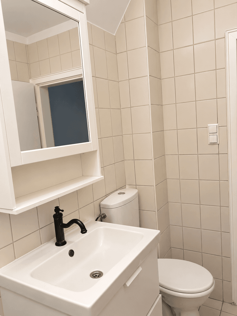 Prenájom bytu 3-izbový 60 m², München, Bavorsko Prenájom bytu 3-izbový 60 m², München, Bavorsko