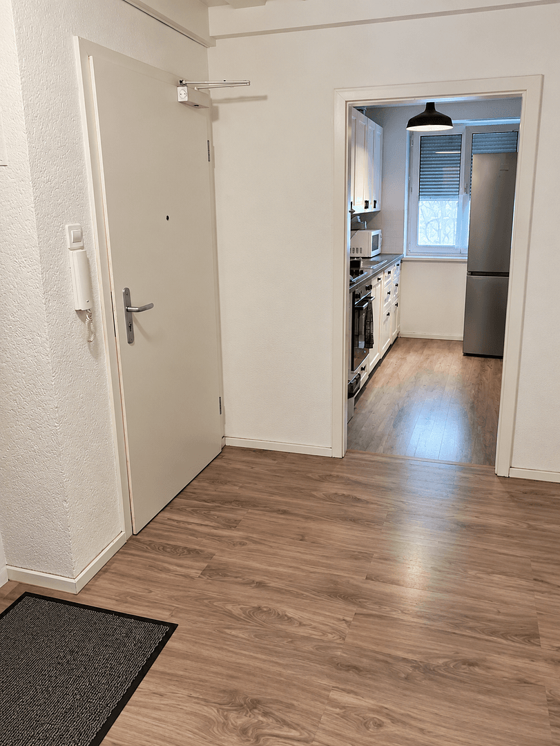 Prenájom bytu 3-izbový 60 m², München, Bavorsko Prenájom bytu 3-izbový 60 m², München, Bavorsko