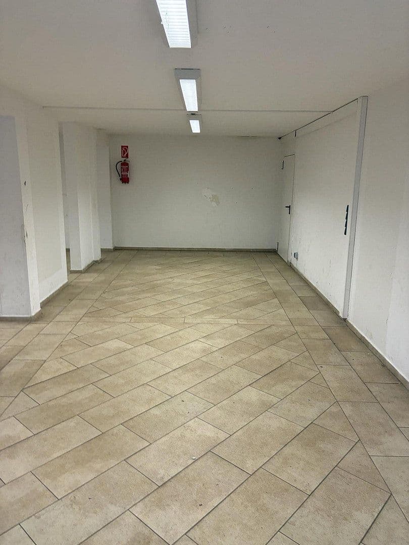 Prenájom nebytového priestoru 162 m², Karlstr. 102, Mönchengladbach, Severné Porýnie - Westfálsko Prenájom nebytového priestoru 162 m², Karlstr. 102, Mönchengladbach, Severné Porýnie - Westfálsko
