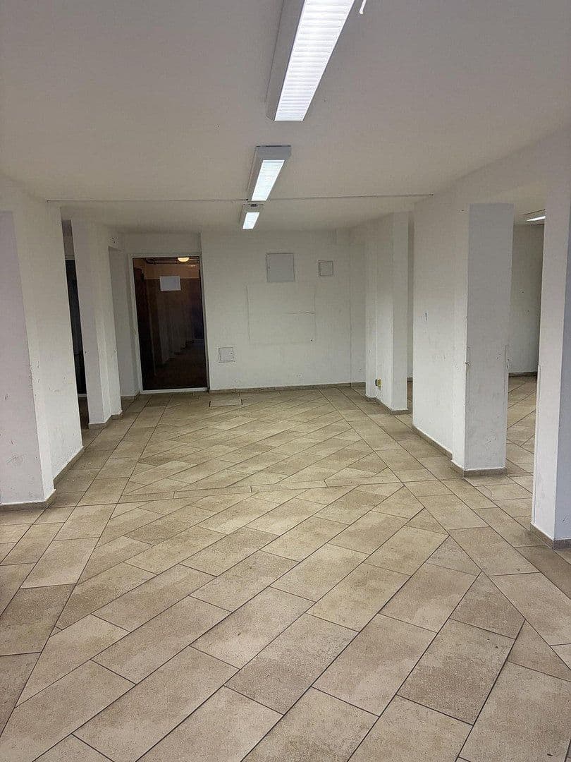 Prenájom nebytového priestoru 162 m², Karlstr. 102, Mönchengladbach, Severné Porýnie - Westfálsko Prenájom nebytového priestoru 162 m², Karlstr. 102, Mönchengladbach, Severné Porýnie - Westfálsko